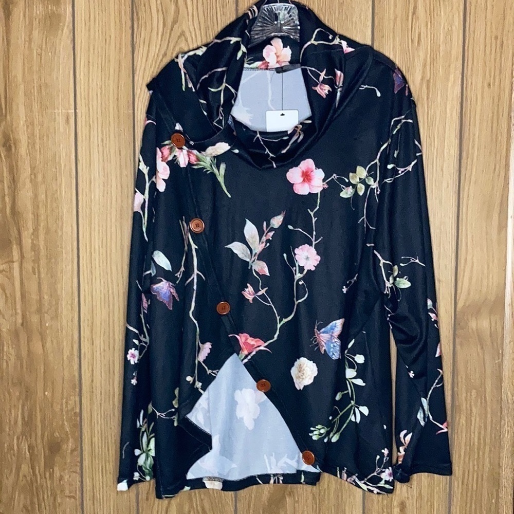 Loveu.dear | NWT Black Floral Knit Wrap Tunic 3X